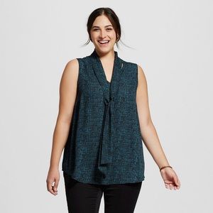 Sleeveless bow blouse